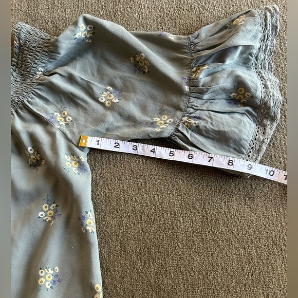 44.Maunces Green Floral Off The Shoulder Top Women’s Size M - Picture 10 of 15